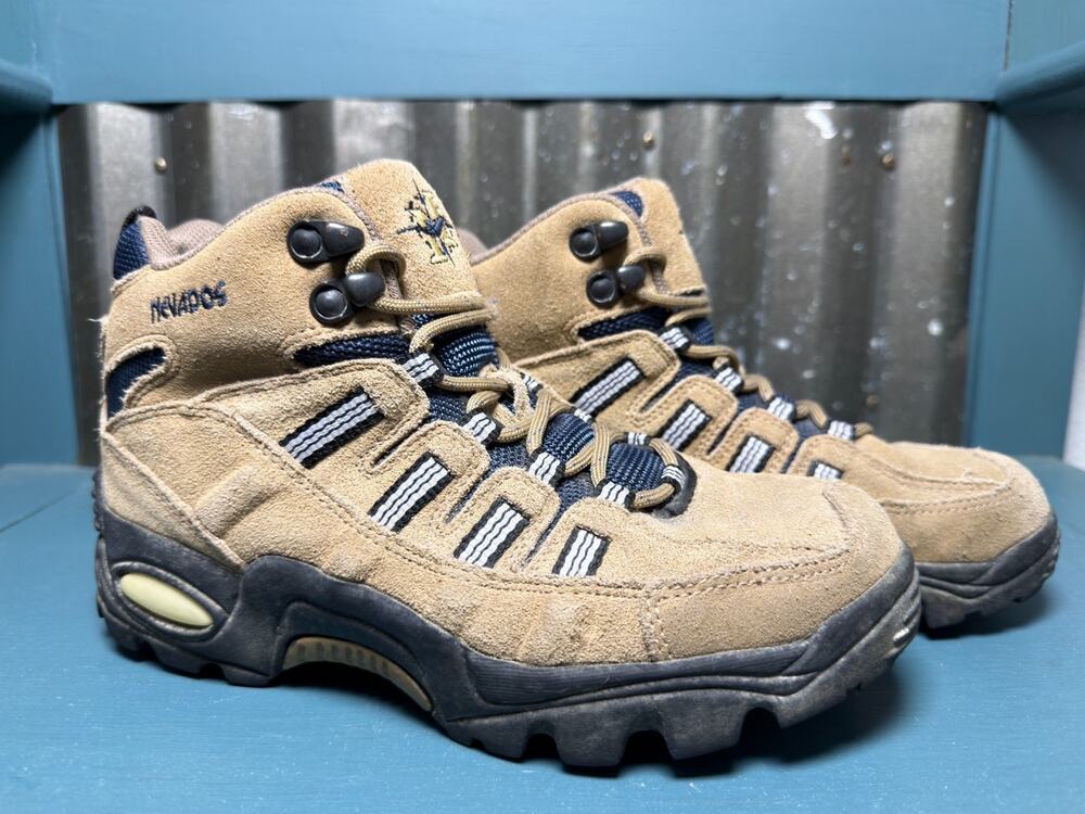 Nevados Womens Mid Cut Hiking Boots Suede Tan Navy Size 6.5 NW01735TMX Gorpcore